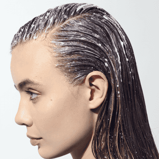 SOLUTION CUIR CHEVELU Gommage Lavant Purifiant